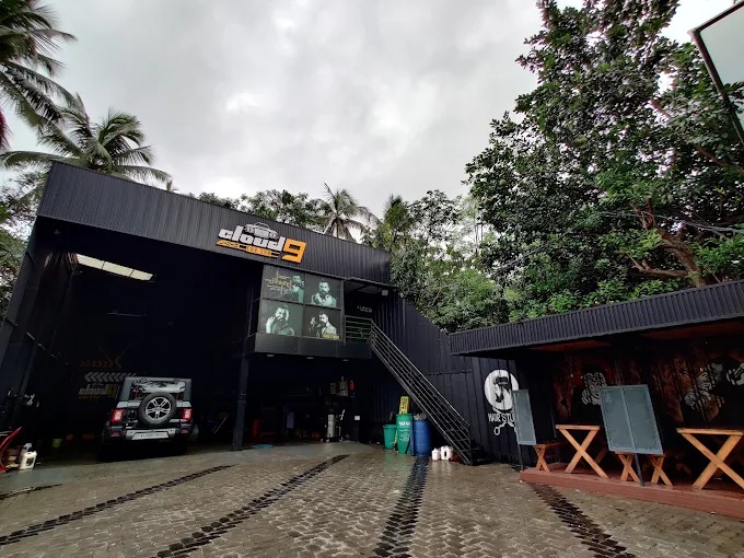 Cafe Cloud 9 And Car Spa Paravattani
