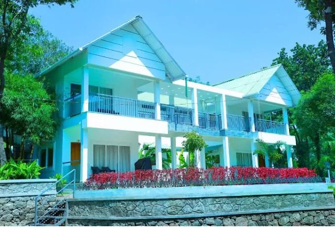 Holiday Hotel Vagamon