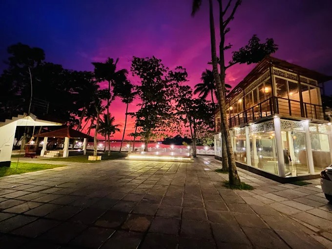 Lavilla Lake Hotel Thekkumbhagam