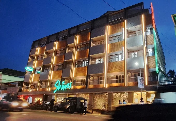 Shines Tourist Hotel Pandalam