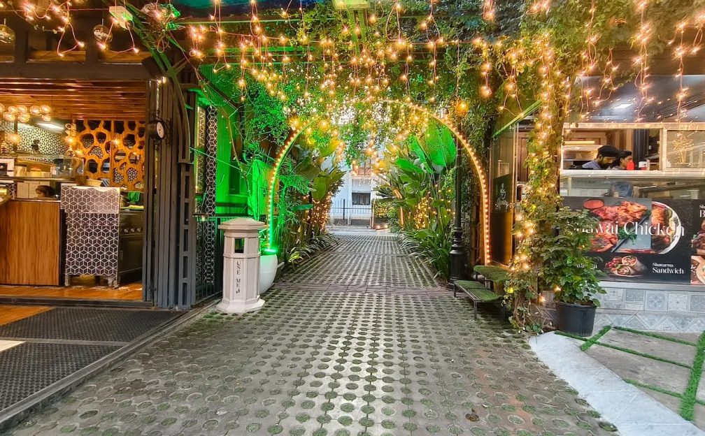 Kanary Feast Restaurant Ayyanthole