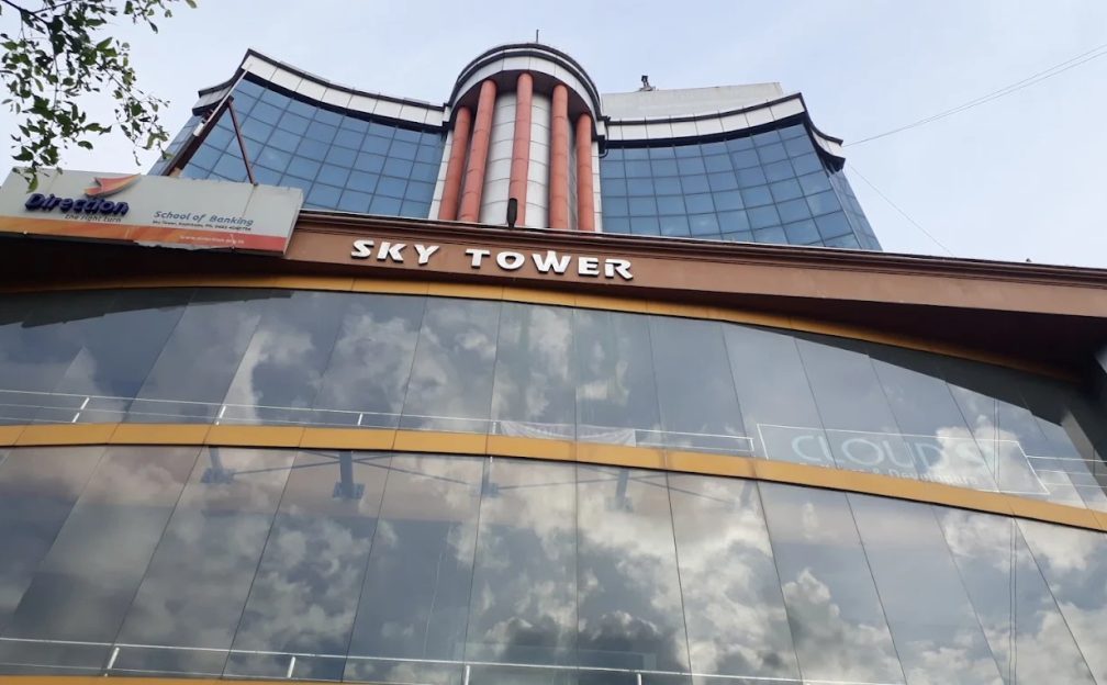 Sky Tower Shopping Mall Tazhekkod