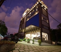 Golden Star Hotel Chinnakada