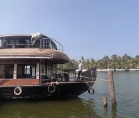 Kayaloram Houseboats