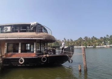 Kayaloram Houseboats