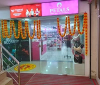 listing 4 Petals Inner Shop And Boutique