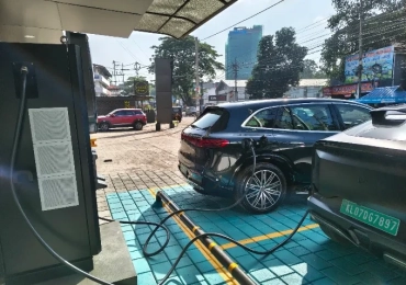 Zeon Green Aura Fast Charging Centre Edappally